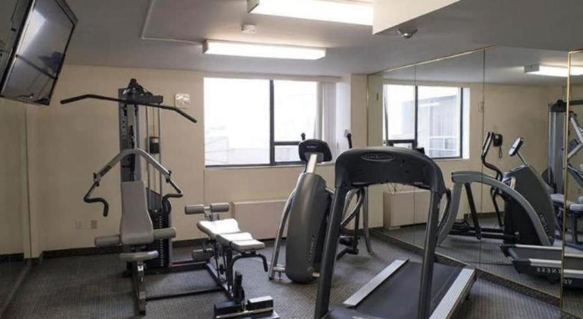 The Roehampton Hotel Торонто Экстерьер фото