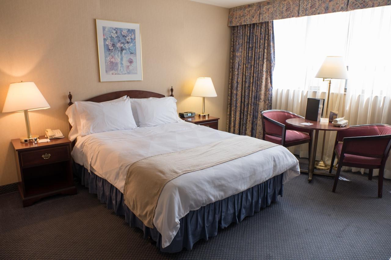 The Roehampton Hotel Торонто Экстерьер фото