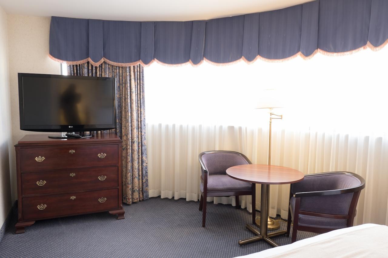 The Roehampton Hotel Торонто Экстерьер фото